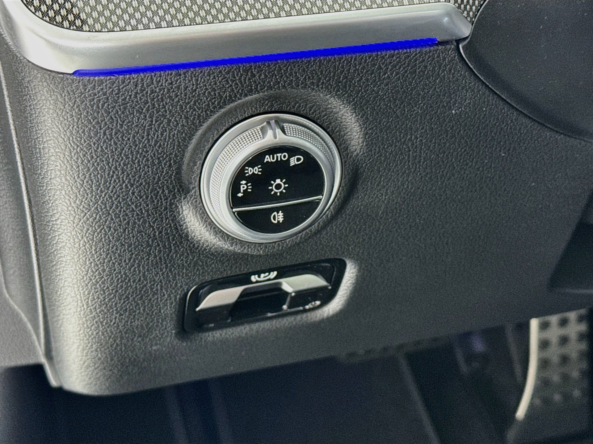 New 2027 Mercedes-Benz C 300 Sedan image 11