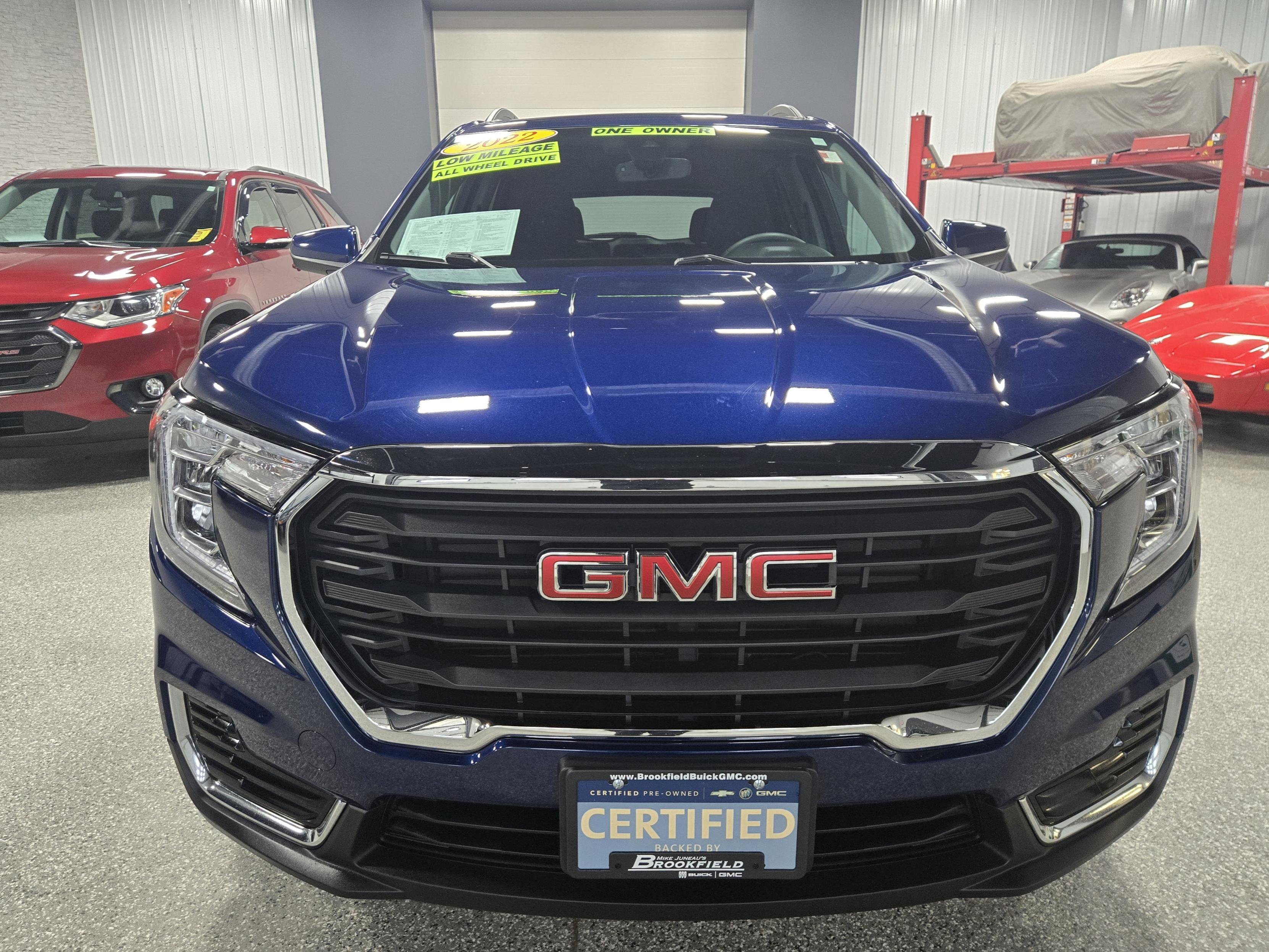 Certified 2022 GMC Terrain SLE w/ Driver Convenience Package image 6