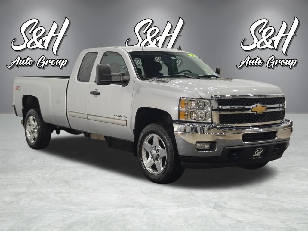 Used 2013 Chevrolet Silverado 2500 LT w/ Interior Plus Package AWD/4WD image 2