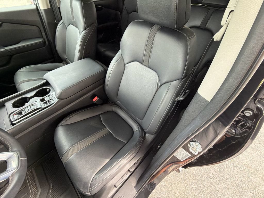 Used 2025 Honda Pilot EX-L image 14