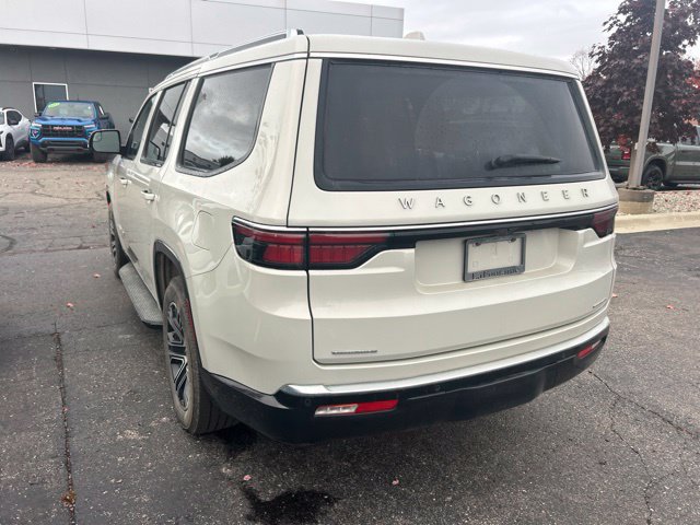Used 2022 Jeep Wagoneer Series III AWD/4WD image 2
