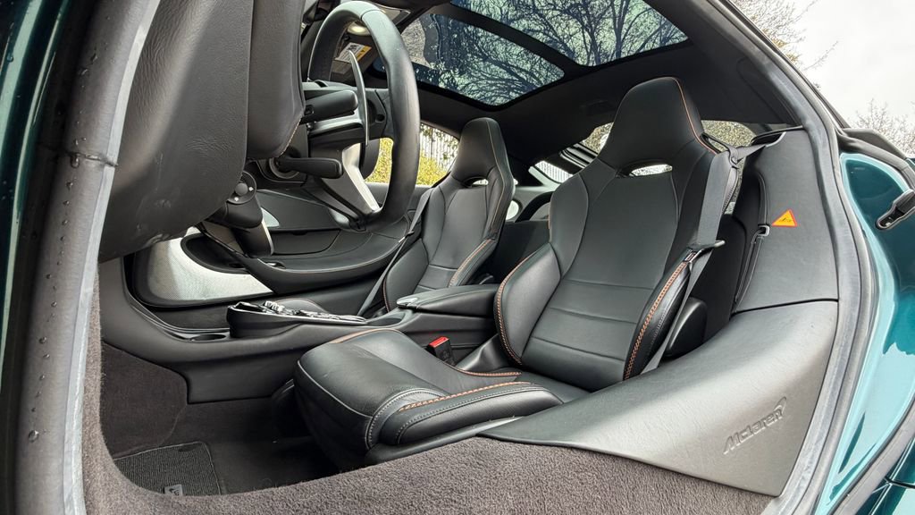 Used 2021 McLaren GT image 13