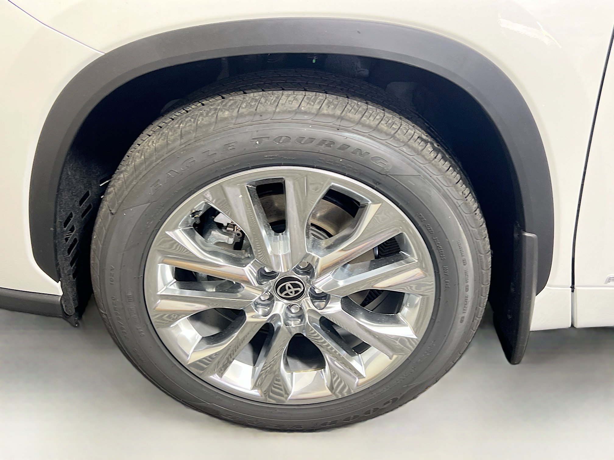 New 2026 Toyota Highlander Limited AWD/4WD image 13