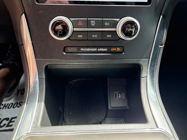 Used 2024 Ford Edge Titanium AWD/4WD image 19