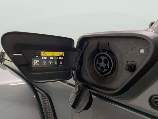 Used 2025 Jeep Wrangler Unlimited Sahara w/ Safety Group AWD/4WD image 11