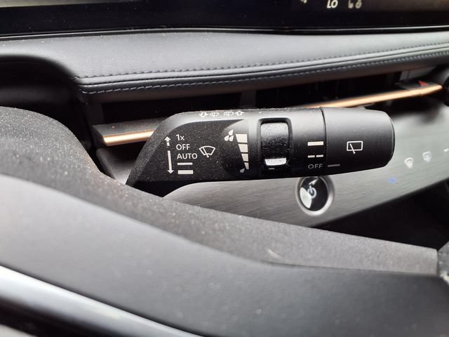 Used 2024 Nissan Ariya AWD image 12