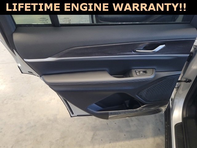 New 2025 Jeep Grand Cherokee L Limited w/ Black Appearance Package image 31