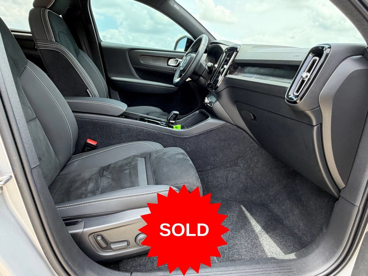 Certified 2023 Volvo C40 P8 Recharge Plus AWD/4WD image 33