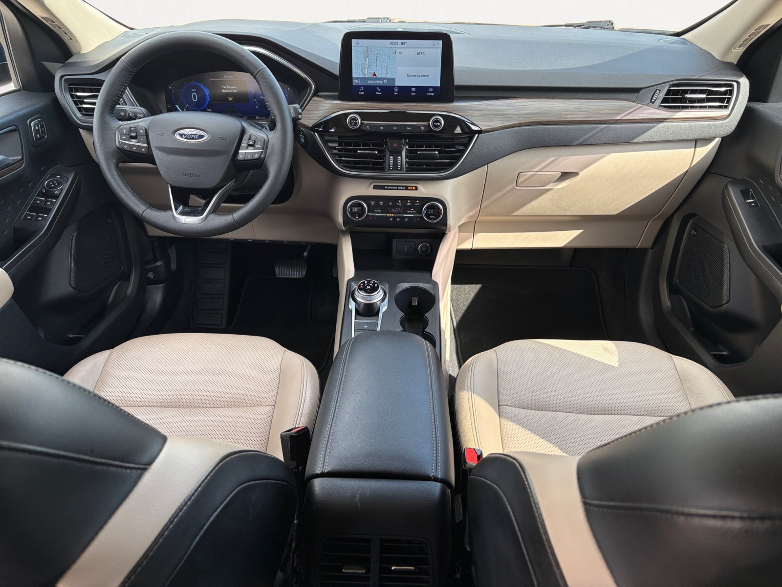 Used 2020 Ford Escape Titanium AWD/4WD image 3