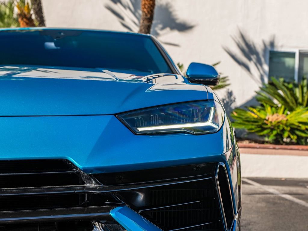 Used 2023 Lamborghini Urus Performante AWD/4WD image 16
