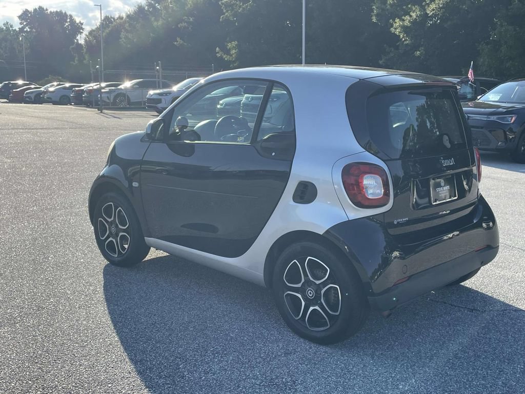 Used 2016 smart fortwo Prime RWD image 6
