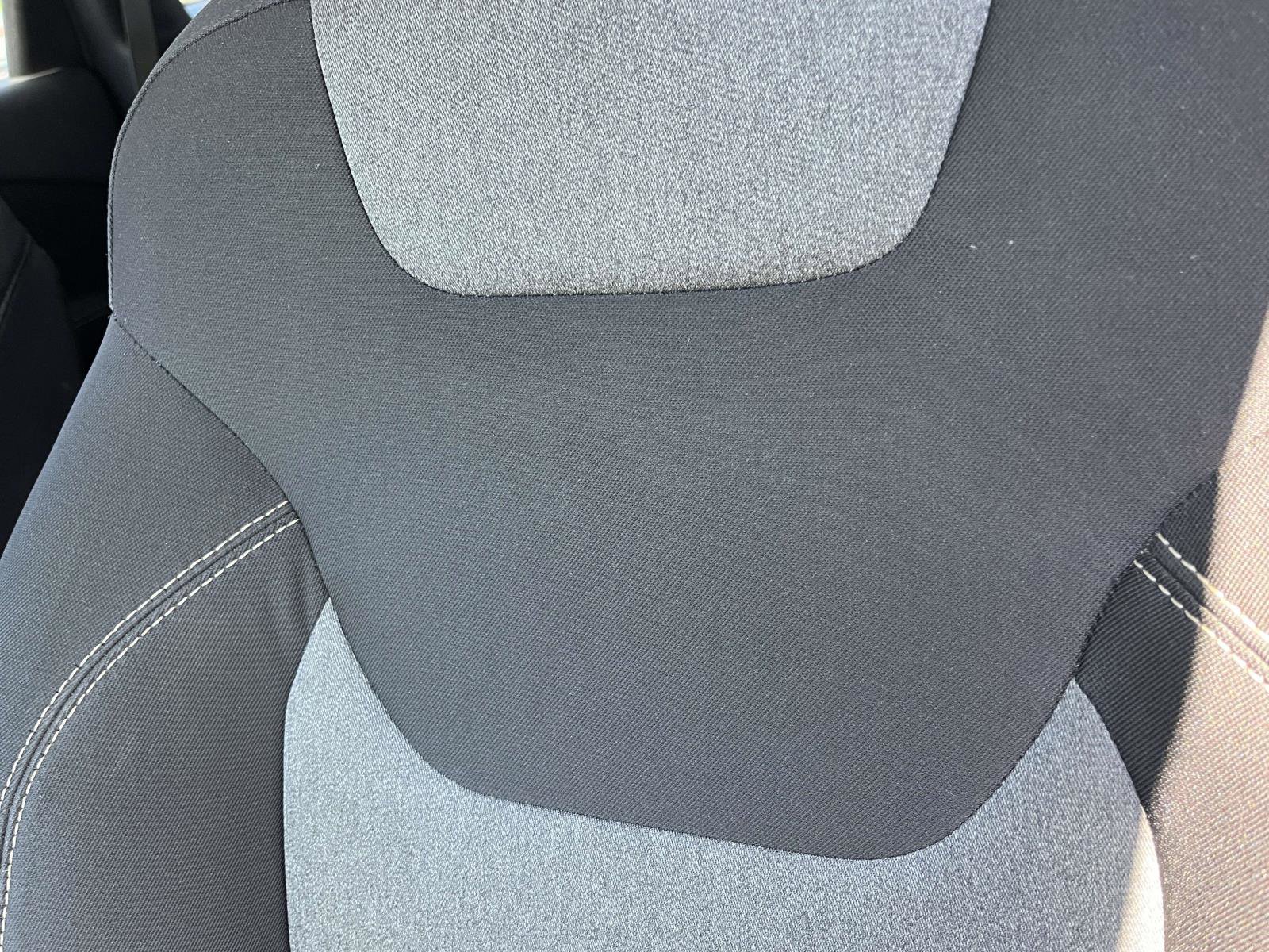 Used 2014 Jeep Cherokee Latitude w/ Comfort/Convenience Group image 15