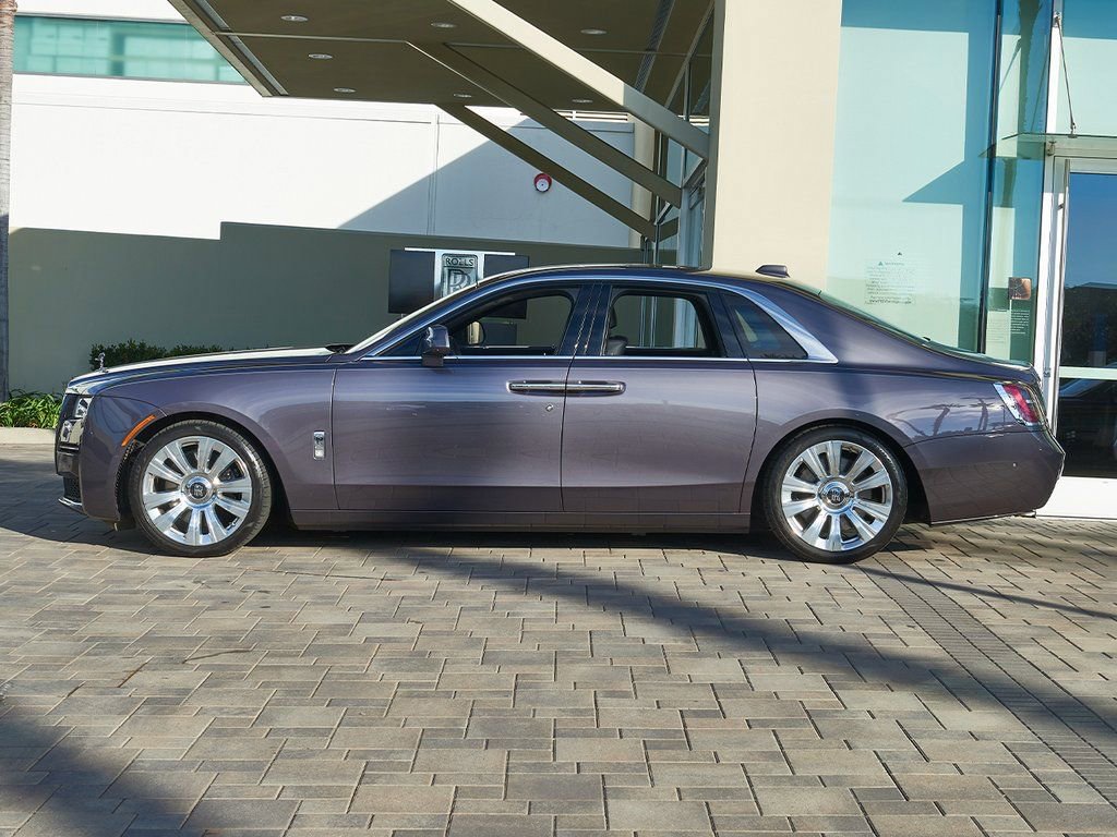 Used 2021 Rolls-Royce Ghost image 3