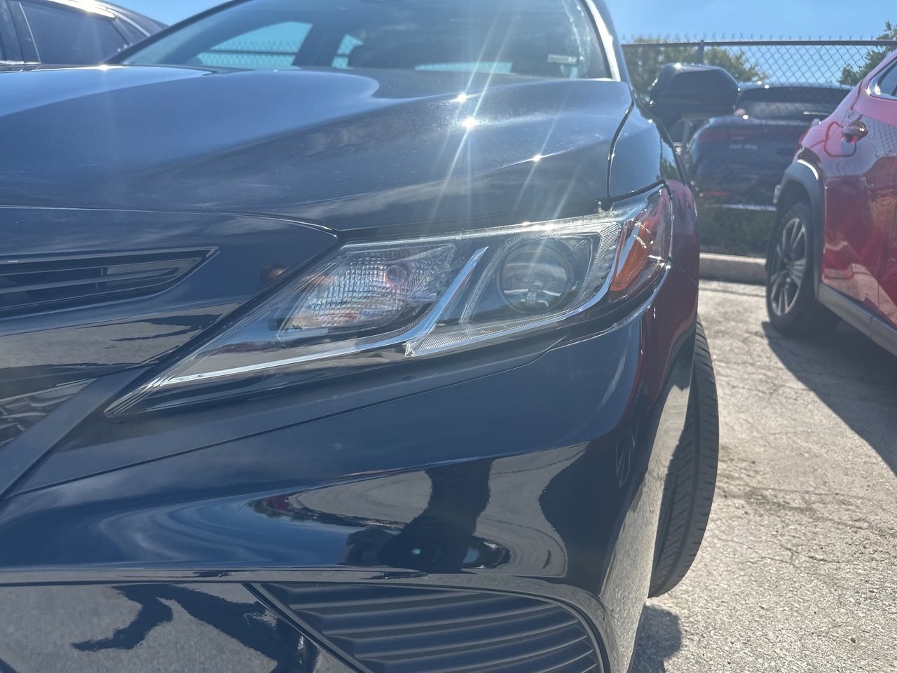Used 2020 Toyota Camry LE image 7