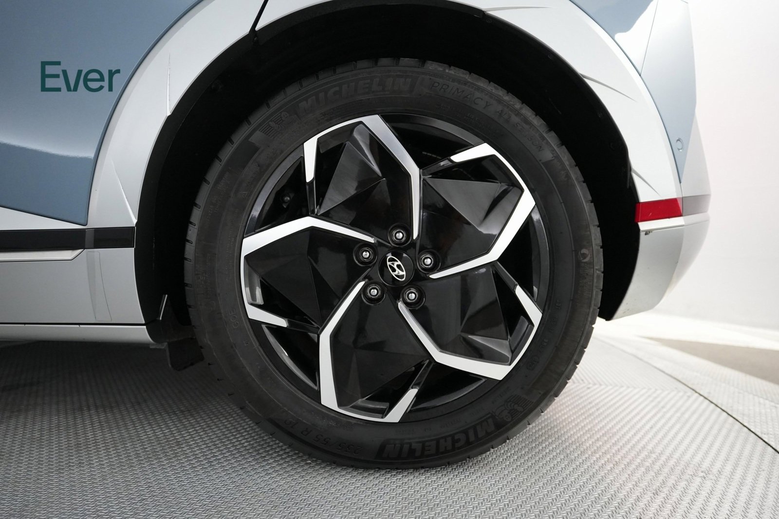 Used 2024 Hyundai Ioniq 5 Limited image 18