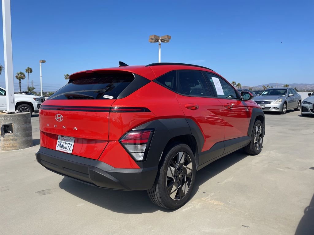 Used 2024 Hyundai Kona SEL FWD image 2