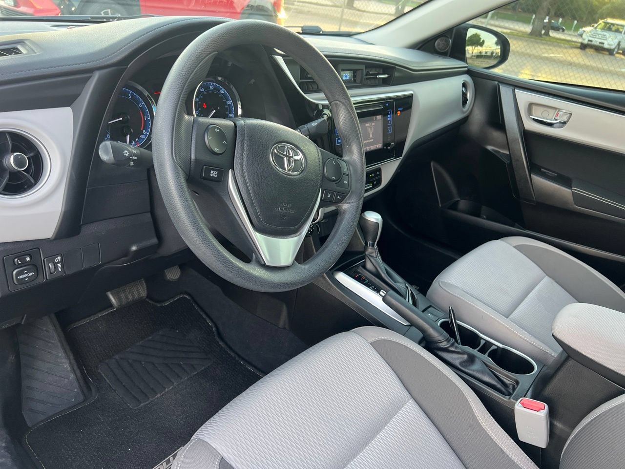 Used 2019 Toyota Corolla LE FWD image 8