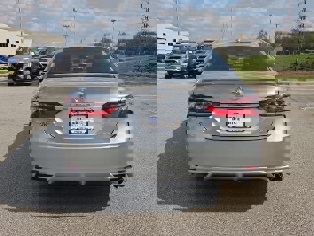 Used 2023 Toyota Camry SE w/ Convenience Package video 4