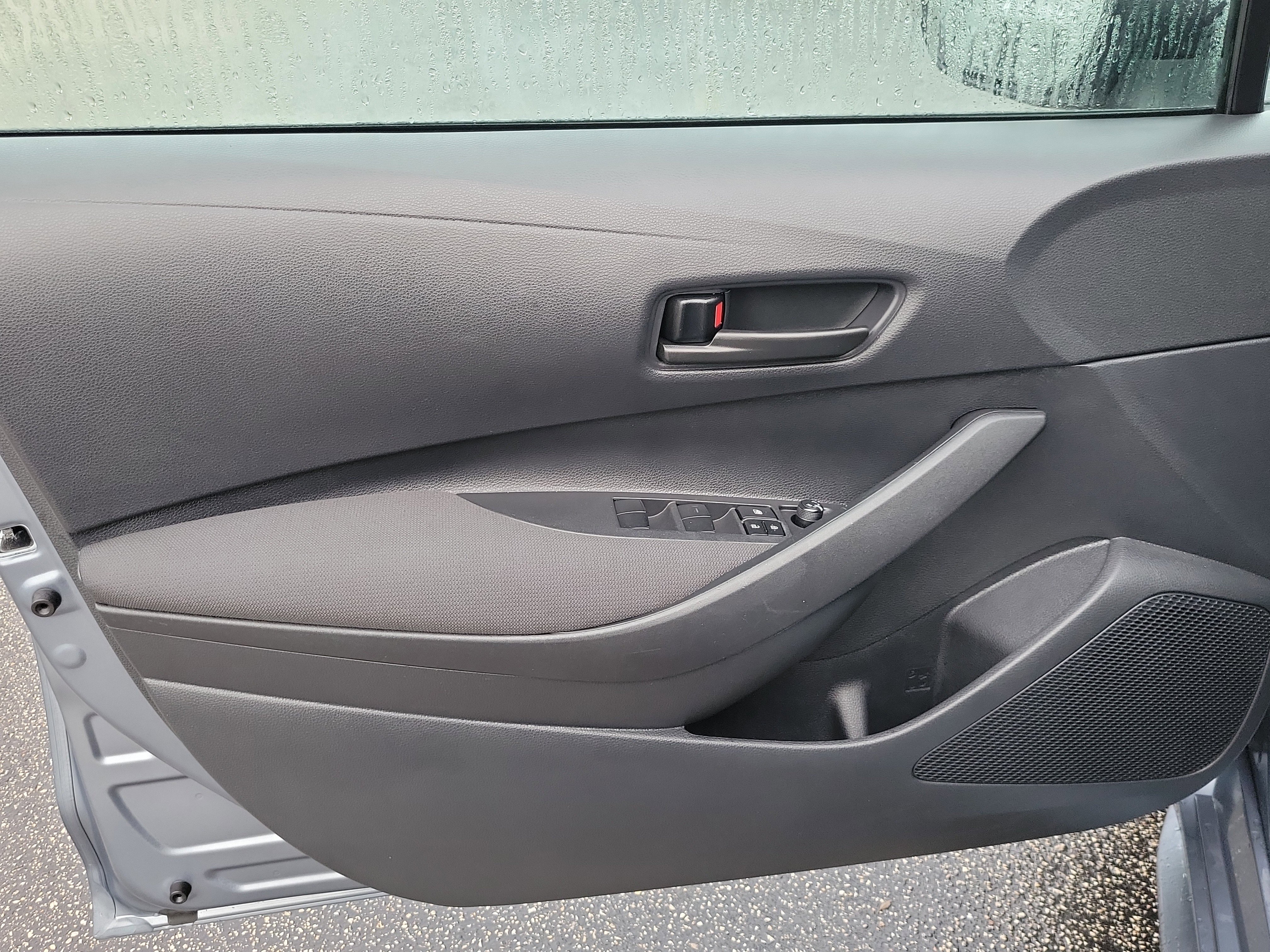 Used 2025 Toyota Corolla LE image 12