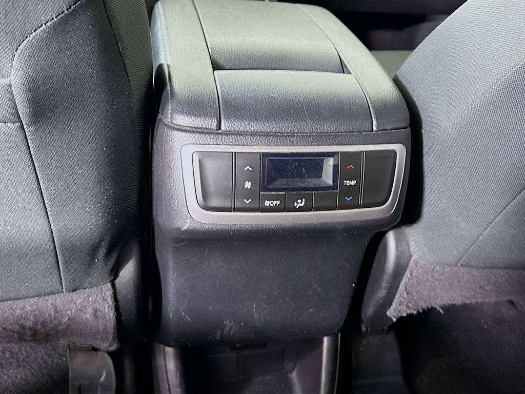 Certified 2019 Toyota Highlander LE w/ Protection Package #3 AWD/4WD image 28