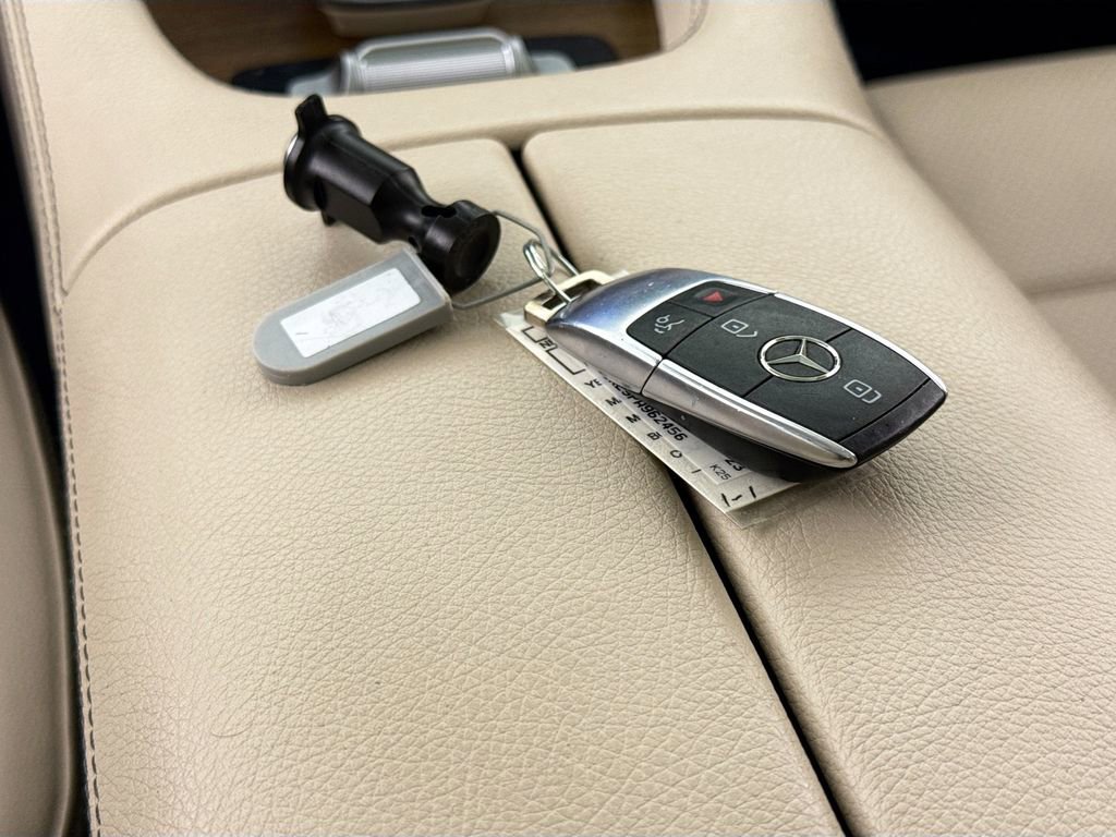 Used 2023 Mercedes-Benz GLS 450 4MATIC image 18