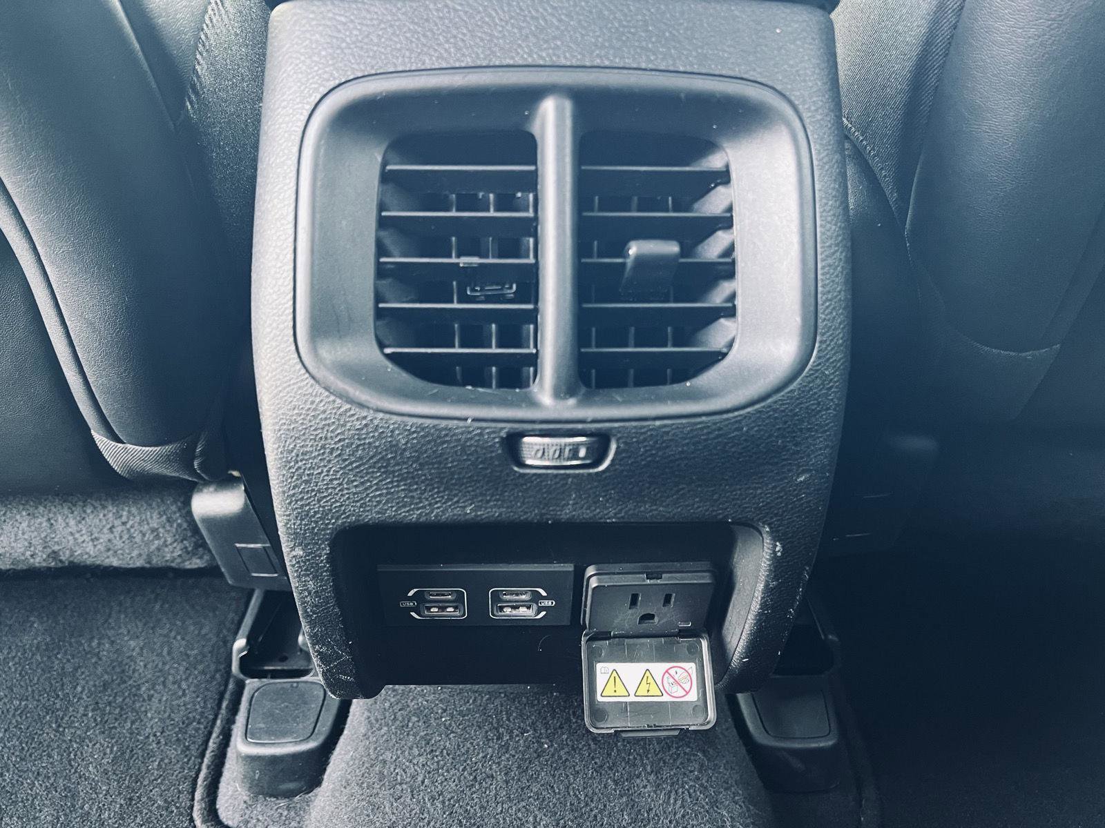 Used 2023 Jeep Cherokee Altitude Lux image 37