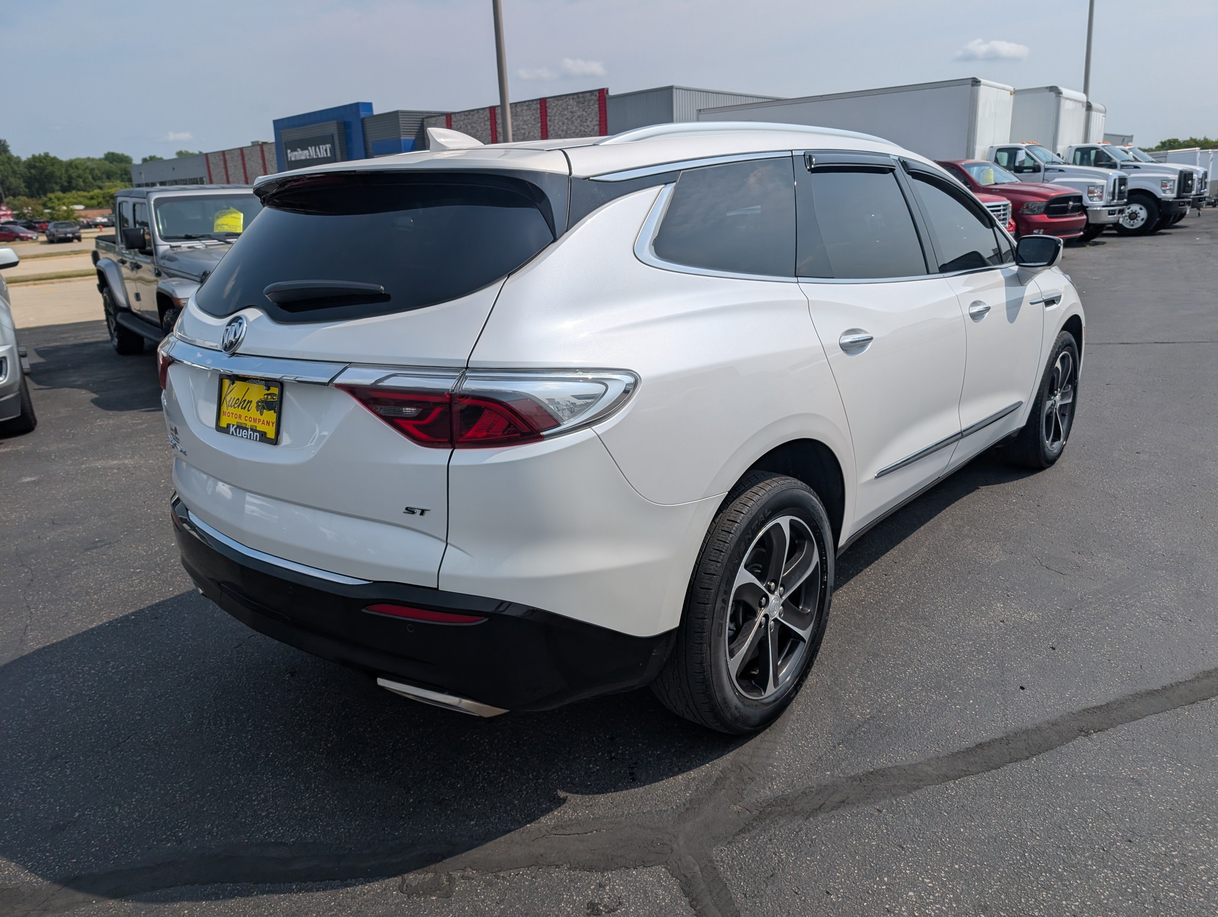 Used 2022 Buick Enclave Essence w/ Experience Buick Package AWD/4WD image 8