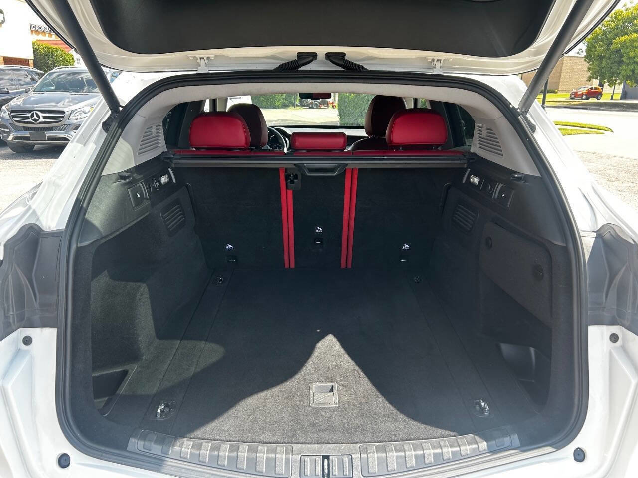 Used 2019 Alfa Romeo Stelvio w/ Nero Edizione image 13