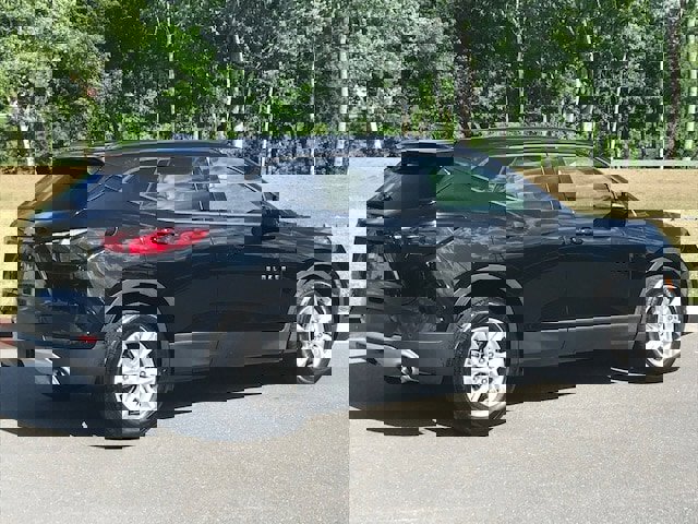 Used 2019 Chevrolet Blazer LT image 3