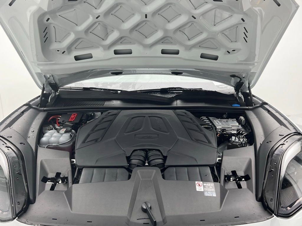 New 2026 Porsche Cayenne GTS image 26