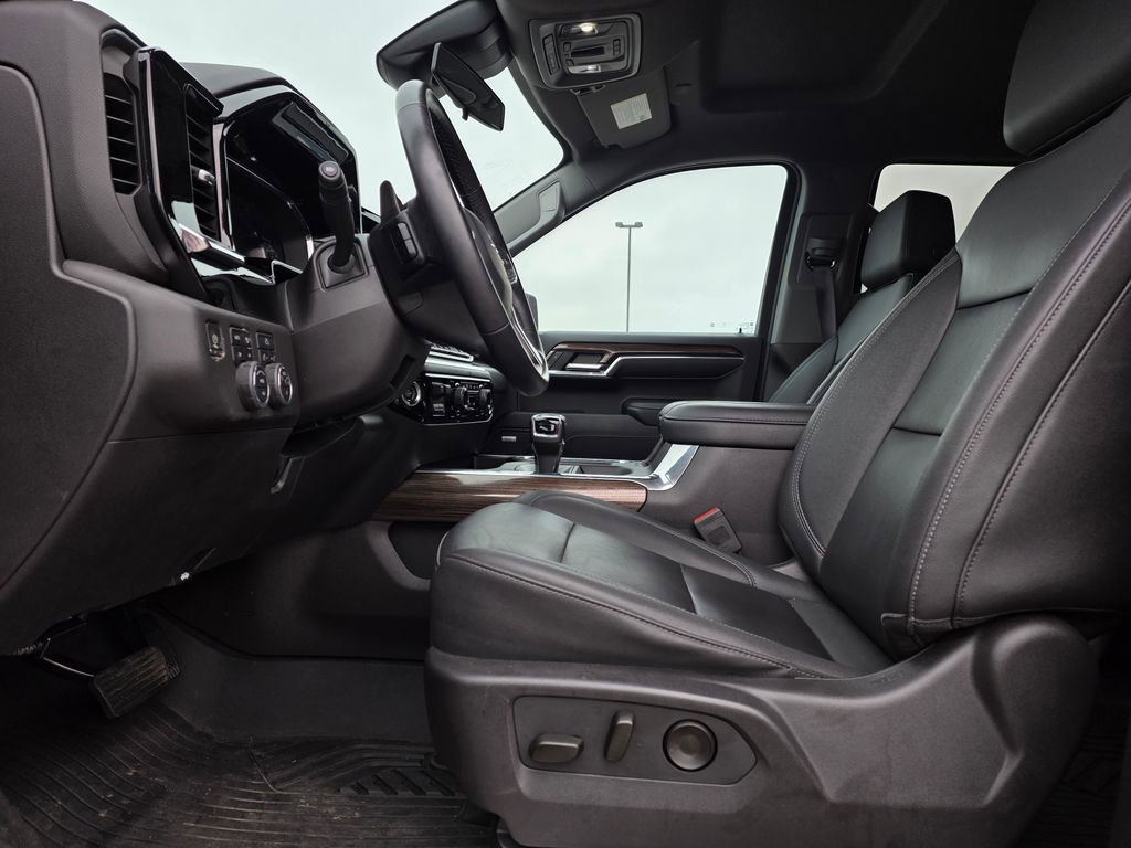 Used 2024 Chevrolet Silverado 1500 LT Trail Boss w/ Convenience Package II image 11