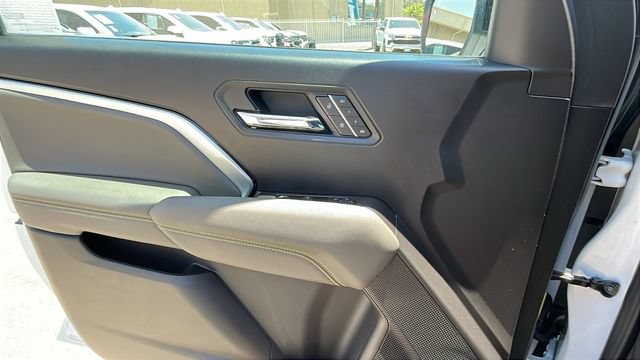 Used 2025 Chevrolet Colorado ZR2 w/ Technology Package AWD/4WD image 29