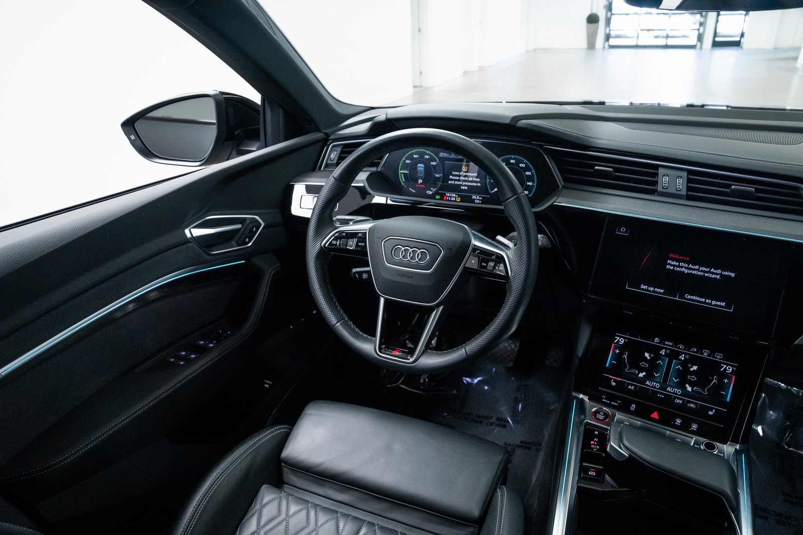 Used 2022 Audi e-tron S Prestige w/ Prestige Package image 10