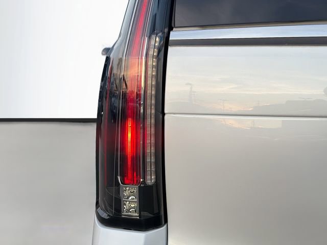 Used 2019 Cadillac Escalade Platinum image 10