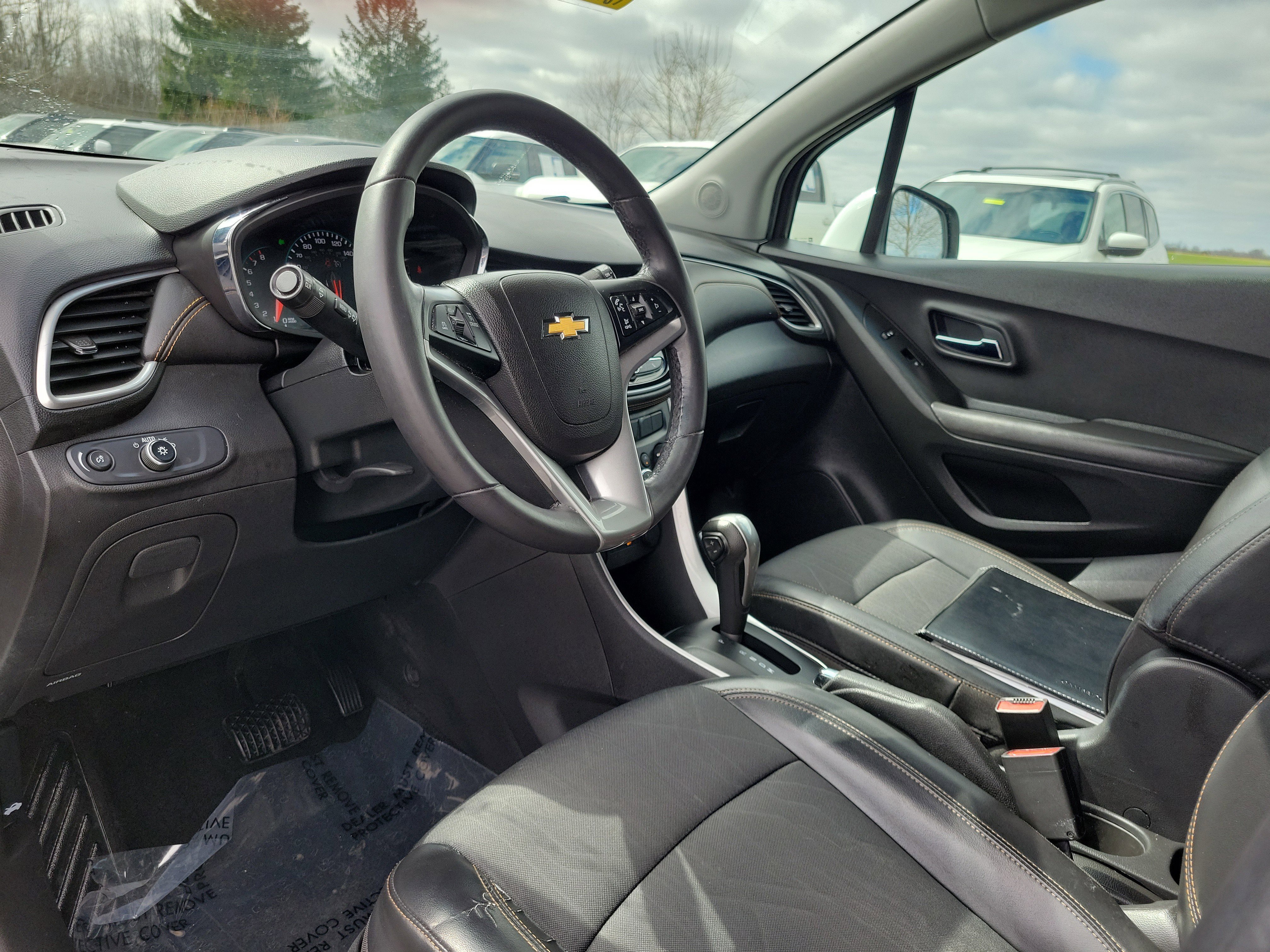 Used 2019 Chevrolet Trax LT w/ LT Convenience Package image 19