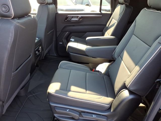 New 2026 Chevrolet Suburban Premier w/ Sun And Tow Package AWD/4WD image 9