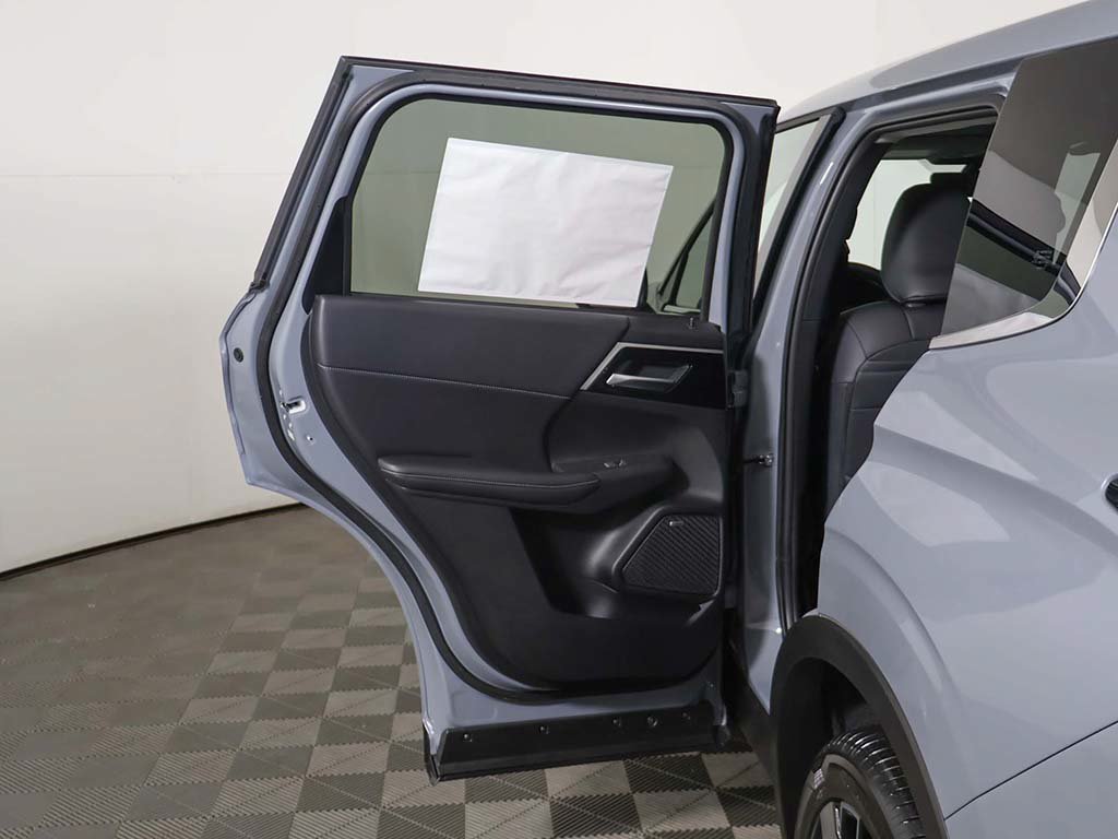 New 2026 Mitsubishi Outlander SE FWD image 23
