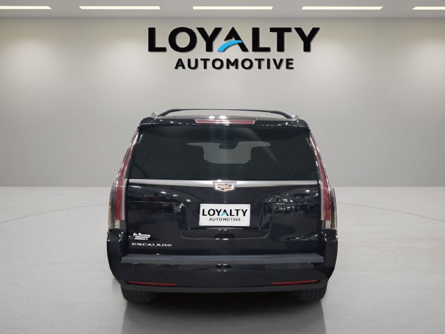 Used 2016 Cadillac Escalade Platinum AWD/4WD image 4
