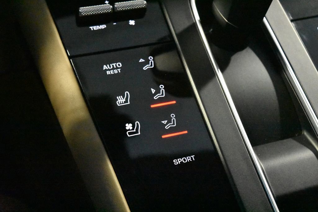 Used 2022 Porsche Macan image 14