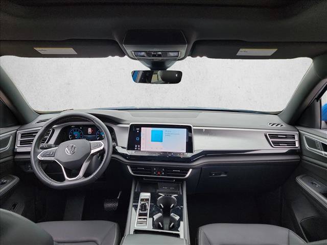 Used 2024 Volkswagen Atlas Cross Sport SE w/ Panoramic Sunroof Package FWD image 15