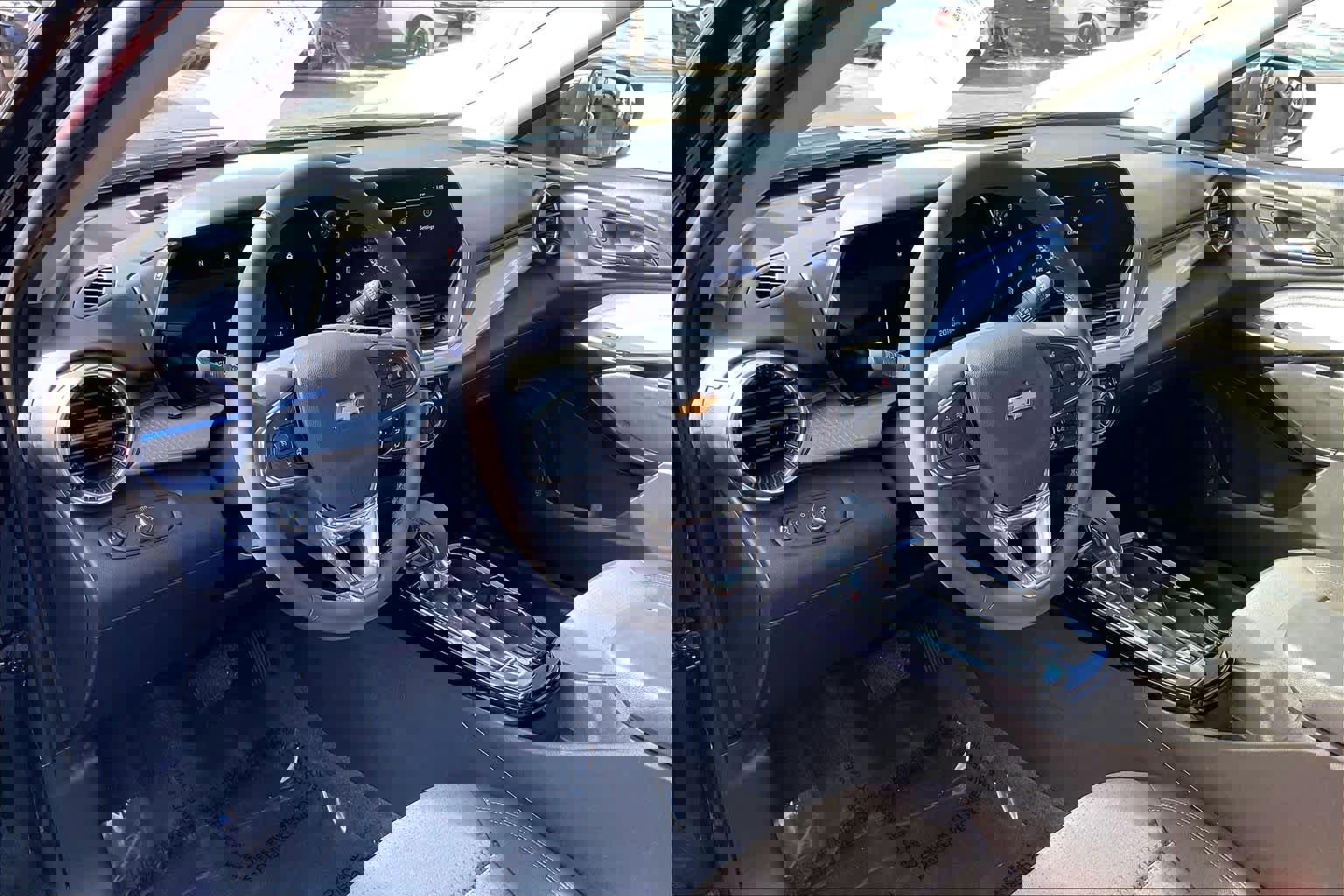 Certified 2024 Chevrolet Trax LT w/ Driver Confidence Package image 13