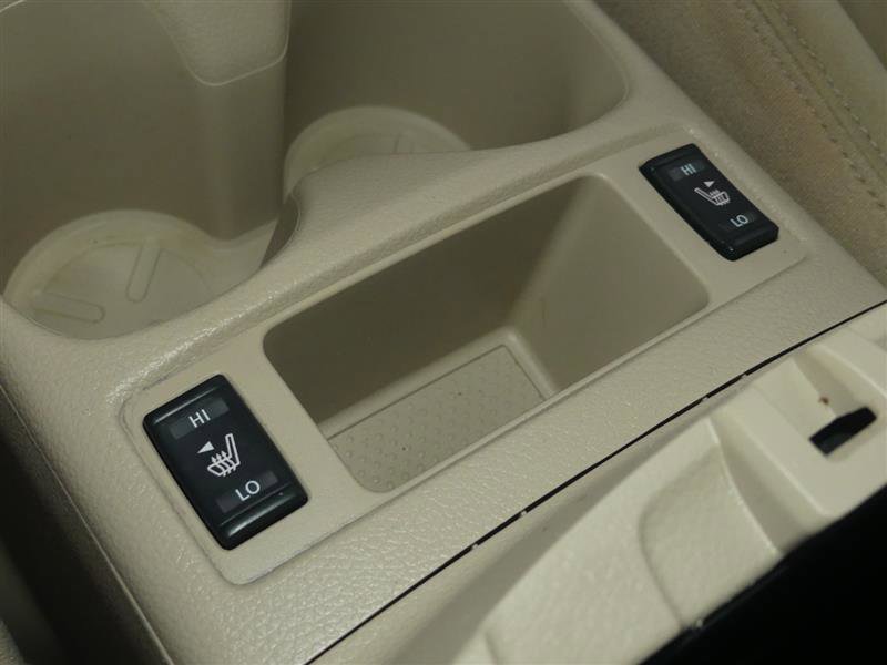 Used 2016 Nissan Rogue SV w/ SV Premium Package image 39