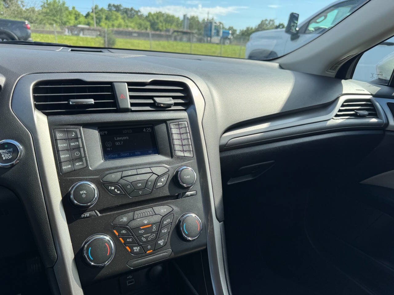 Used 2018 Ford Fusion S FWD image 13