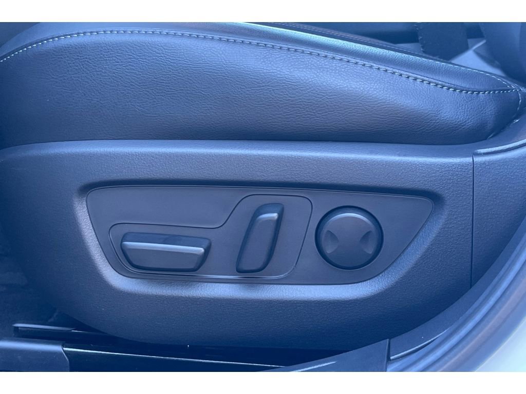 Certified 2025 MAZDA CX-50 2.5 Hybrid w/ Premium Plus Pkg image 14