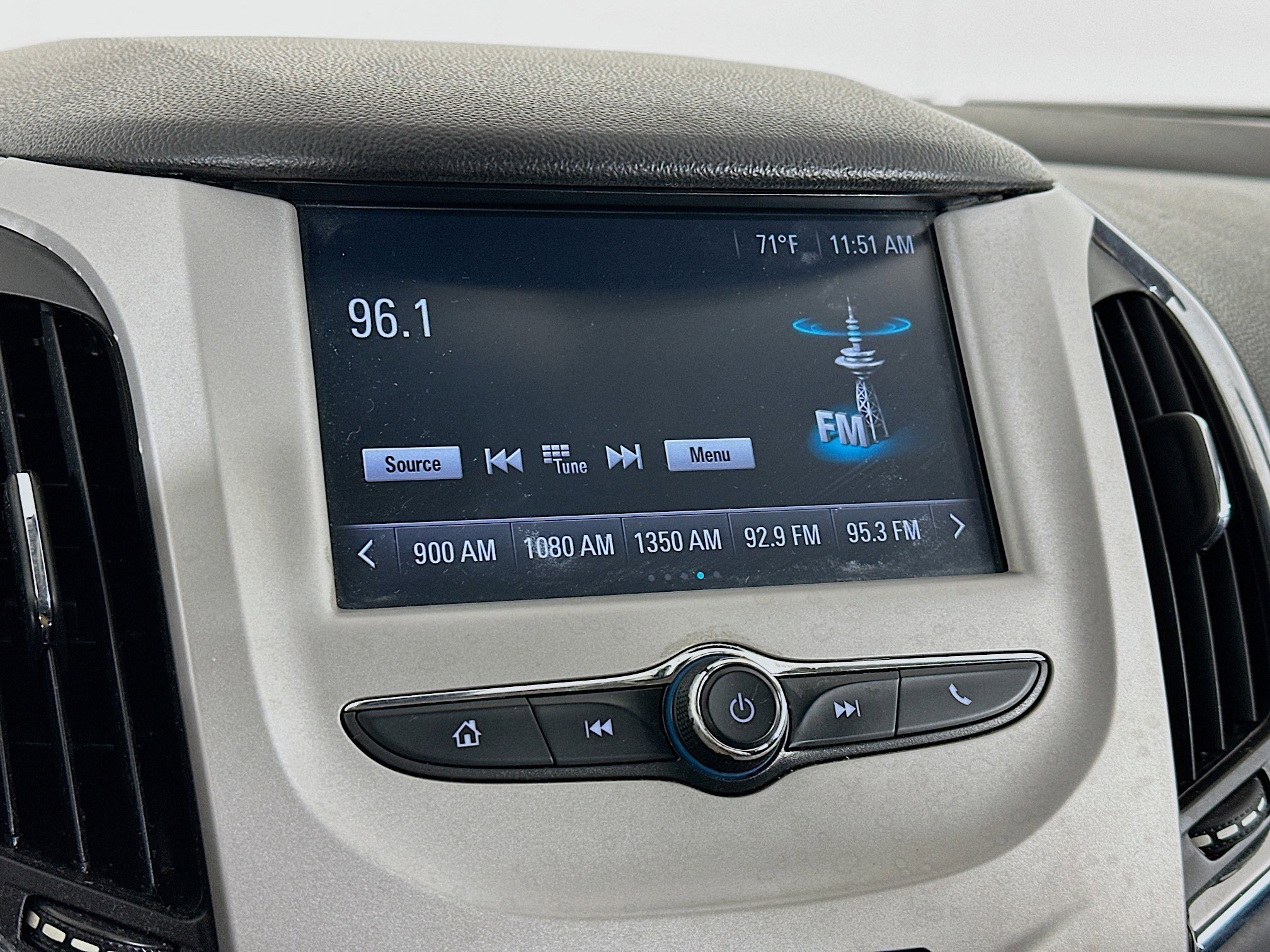 Used 2017 Chevrolet Cruze LS FWD image 21