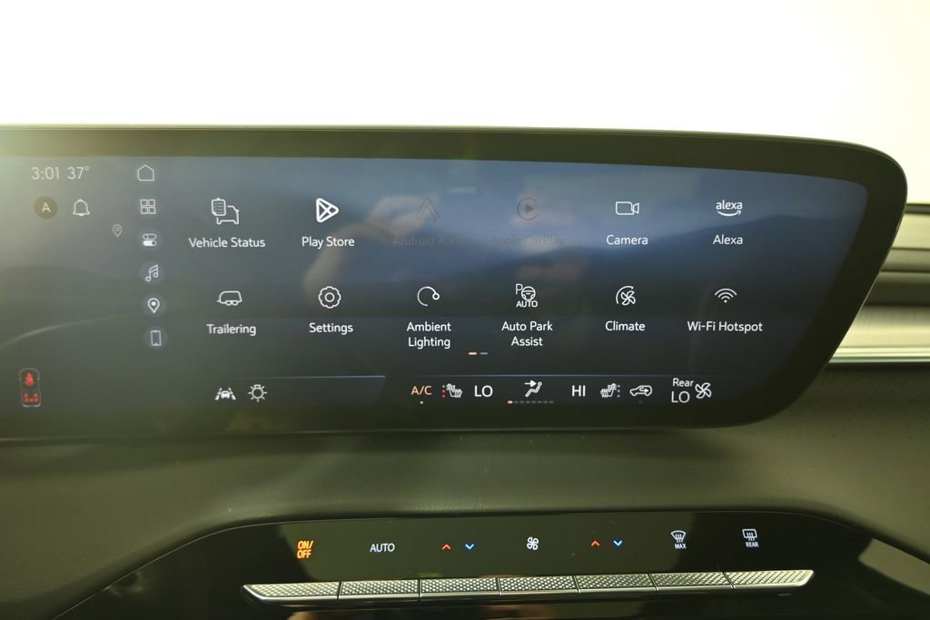 Used 2025 Buick Enclave Avenir image 29