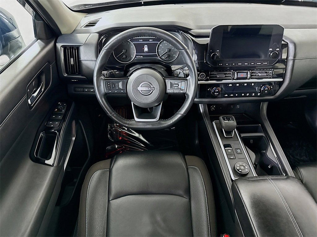 Certified 2023 Nissan Pathfinder SL w/ Black Appearance Package image 3