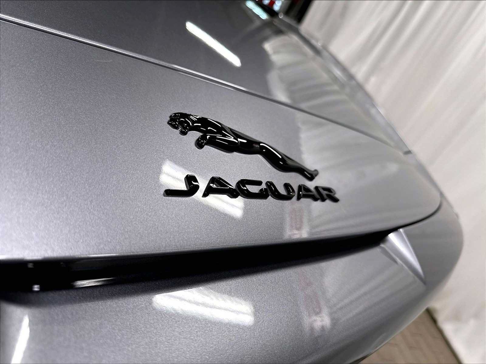 Used 2024 Jaguar F-TYPE Convertible AWD image 28