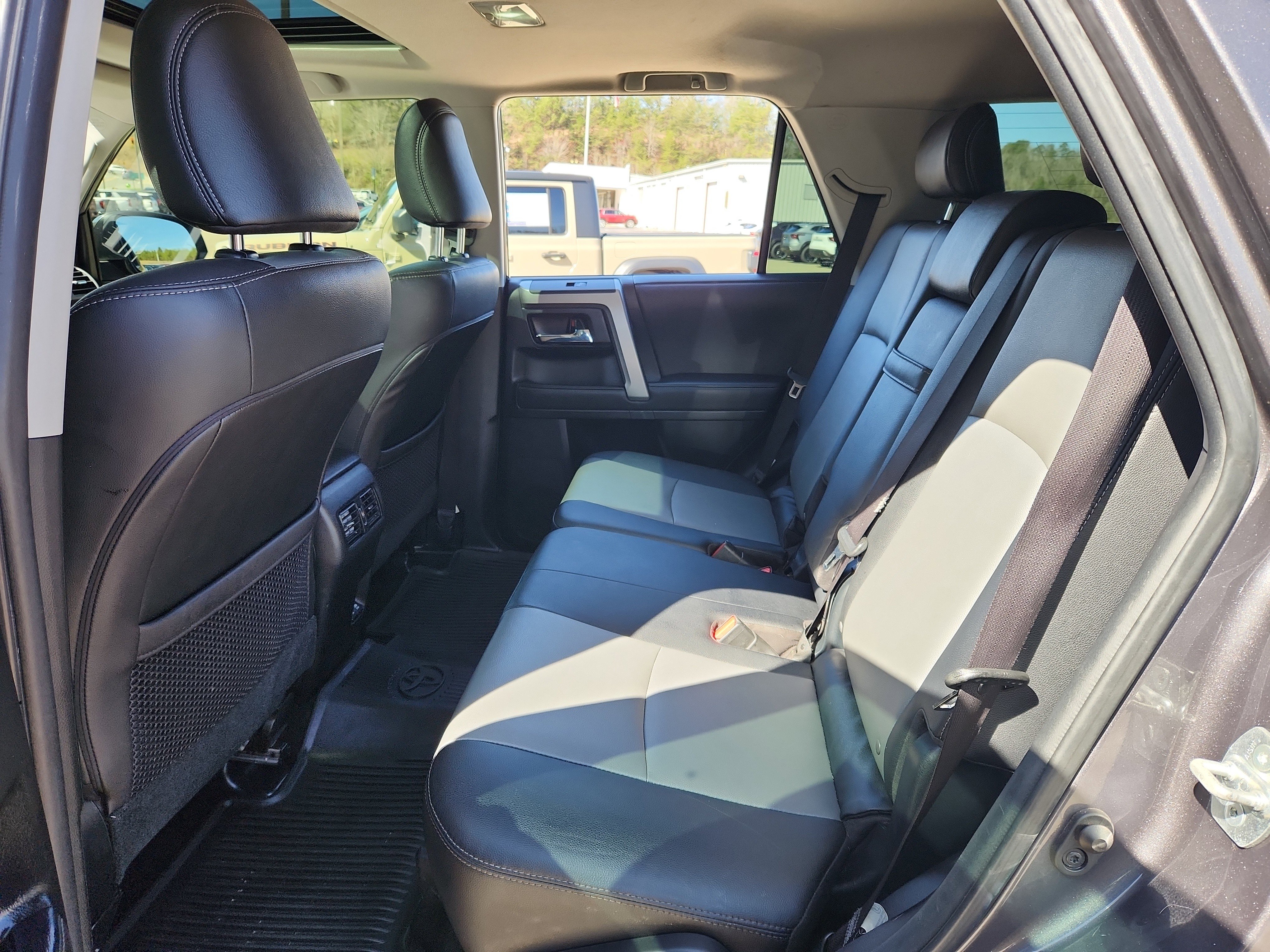 Used 2022 Toyota 4Runner SR5 Premium w/ Moonroof Package image 43