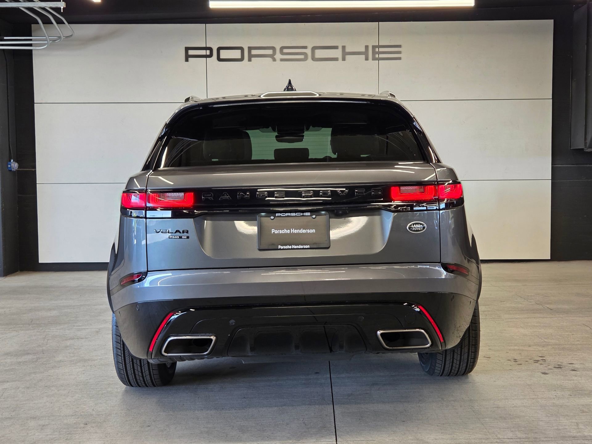 Used 2019 Land Rover Range Rover Velar R-Dynamic SE image 7